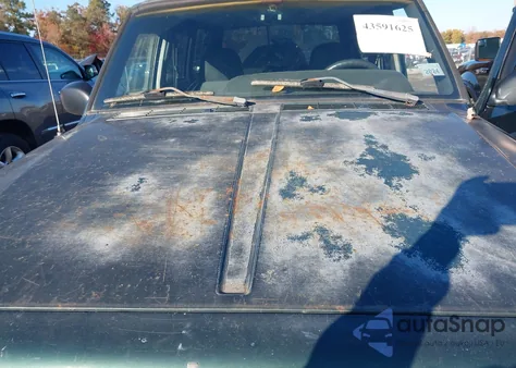 2000 Jeep Cherokee Sport from USA, damaged, VIN 1J4FF48S6YL147949